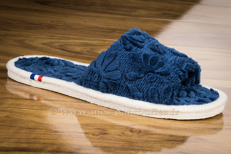Claquettes semelles confort crêpe velours texturé à fleur parme | Mes Charentaises