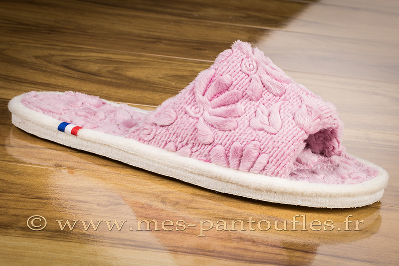 Claquettes semelles confort crêpe velours texturé à fleur parme | Mes Charentaises