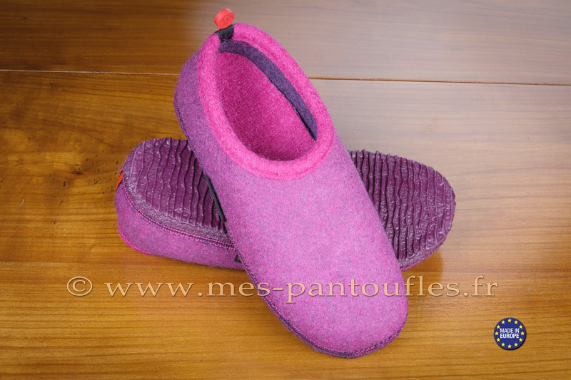 Chaussons design violet en laine semelle antidérapante